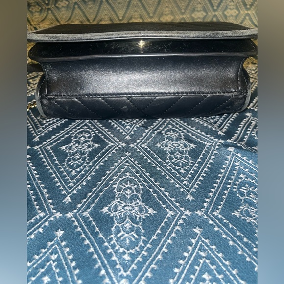 Tory Burch Alexa Crossbody - Picture 8 of 9